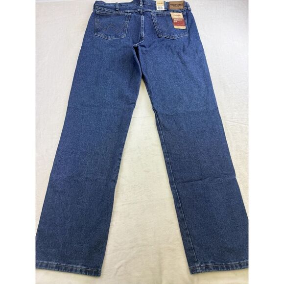 Wrangler Relaxed Fit Jeans Mens 36x34 Blue Denim Rugged Wear Bootcut New Tags - Picture 2 of 14